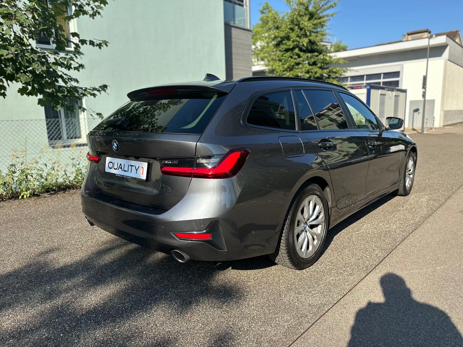 BMW 320d xDrive Touring Steptronic-showroom-element-2