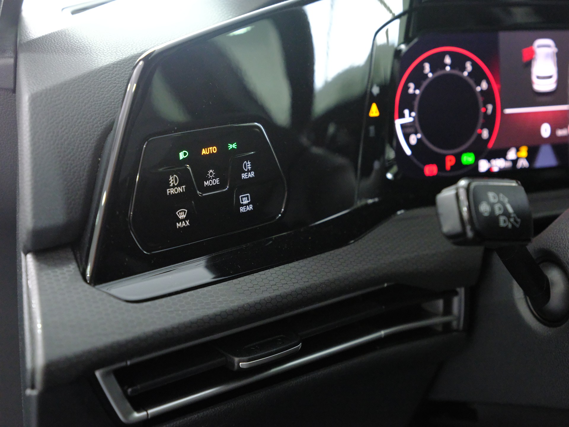 VW Golf 2.0 TSI GTI DSG-image-15