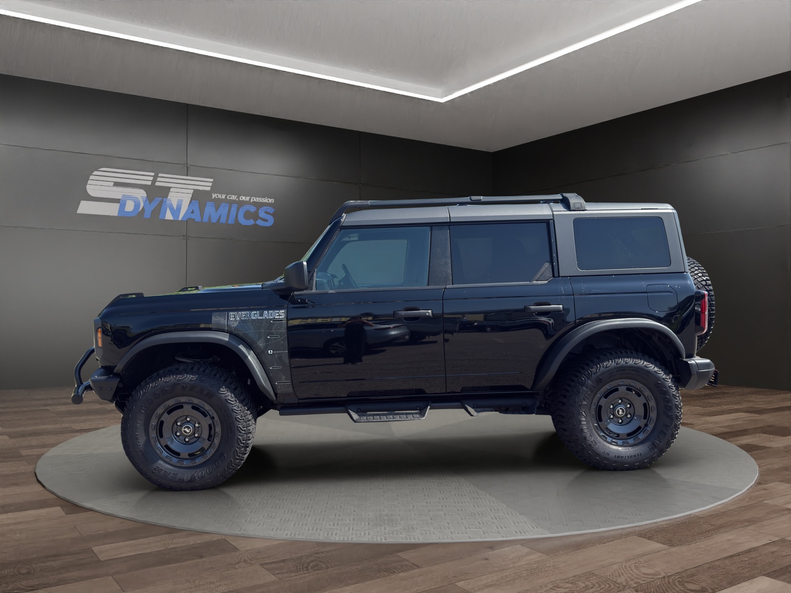 FORD Bronco Everglades-showroom-element-2