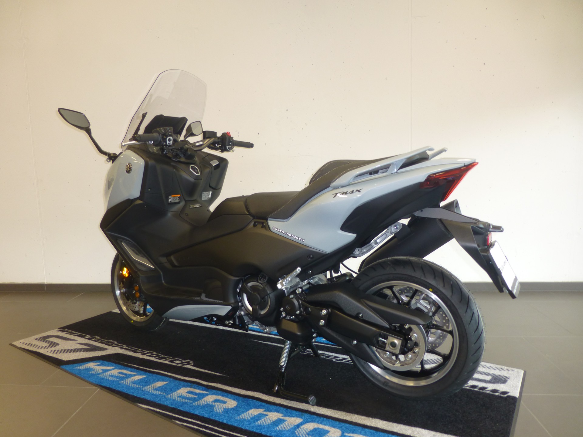YAMAHA T-MAX Tech-Max XP 560-showroom-element-3
