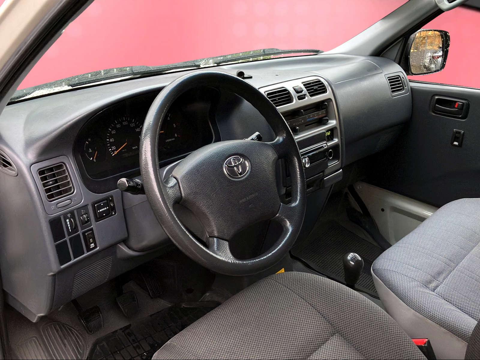 TOYOTA HIACE Kombi LWB 2.5 D-4D 3 P.-image-4
