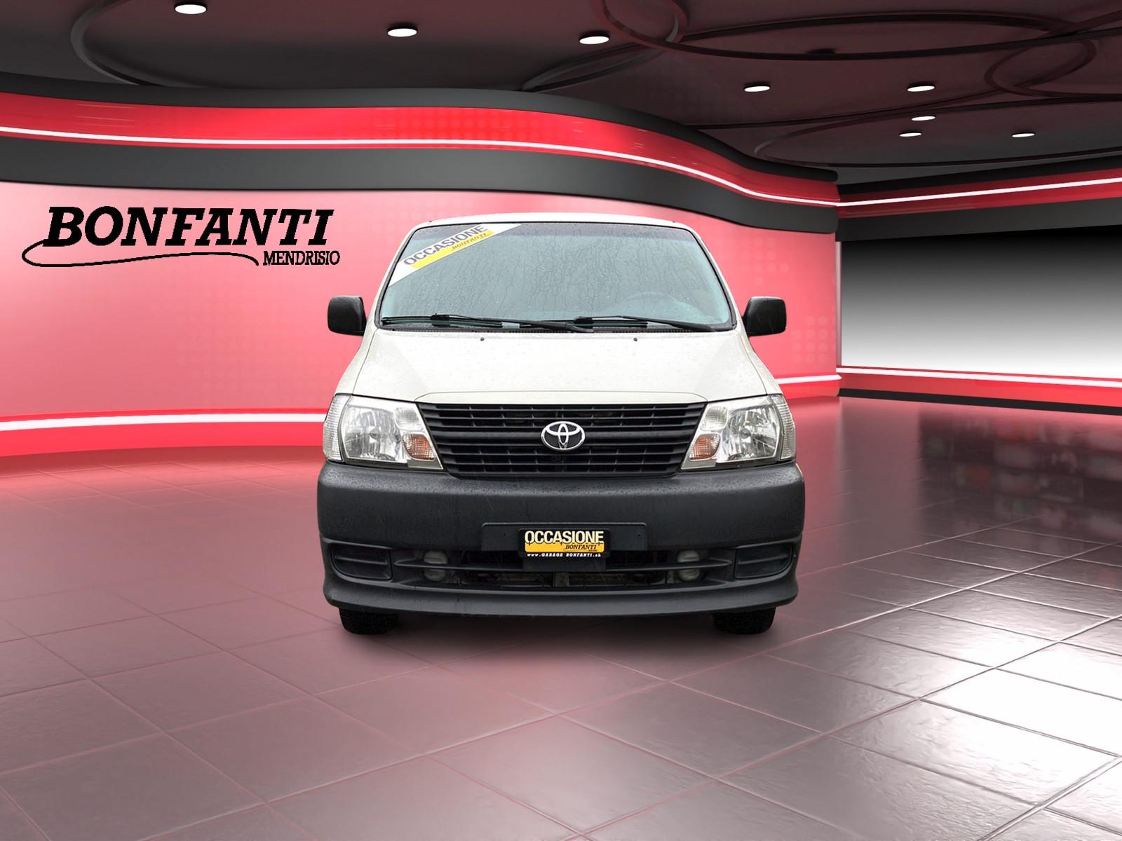 TOYOTA HIACE Kombi LWB 2.5 D-4D 3 P.-image-1
