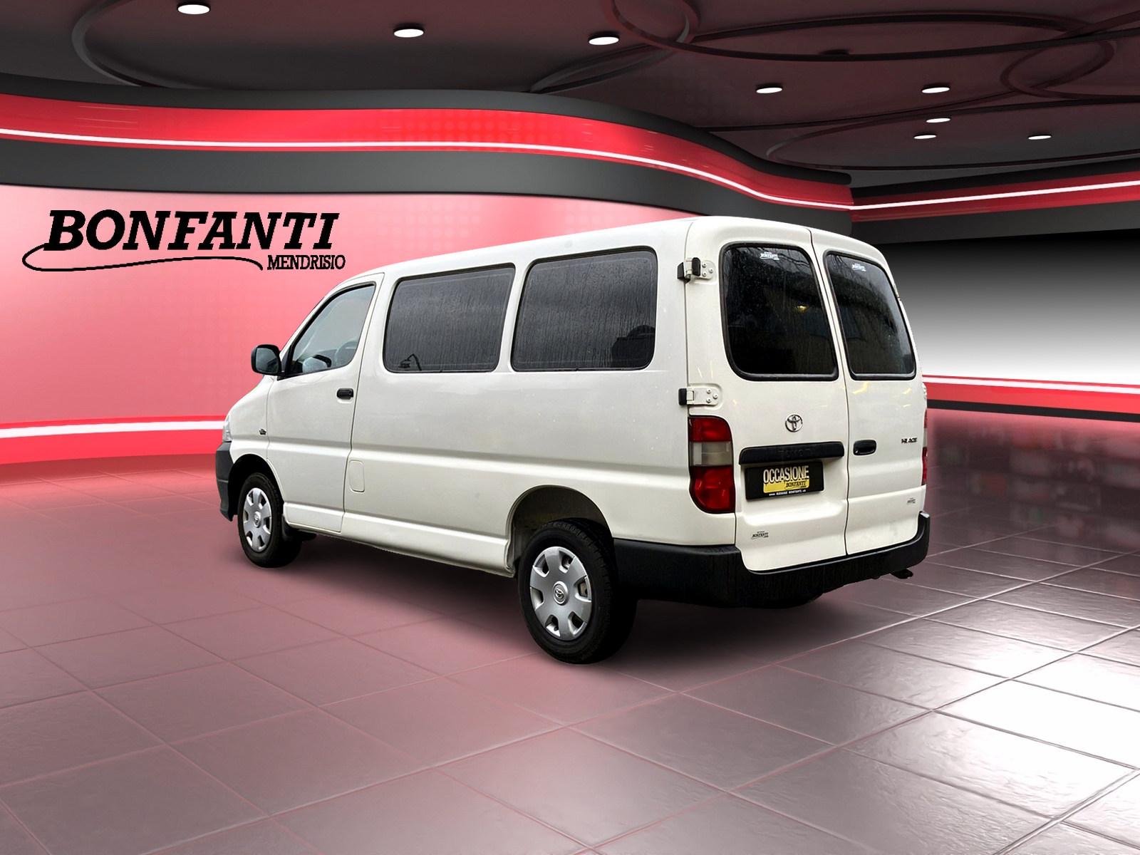TOYOTA HIACE Kombi LWB 2.5 D-4D 3 P.-image-7