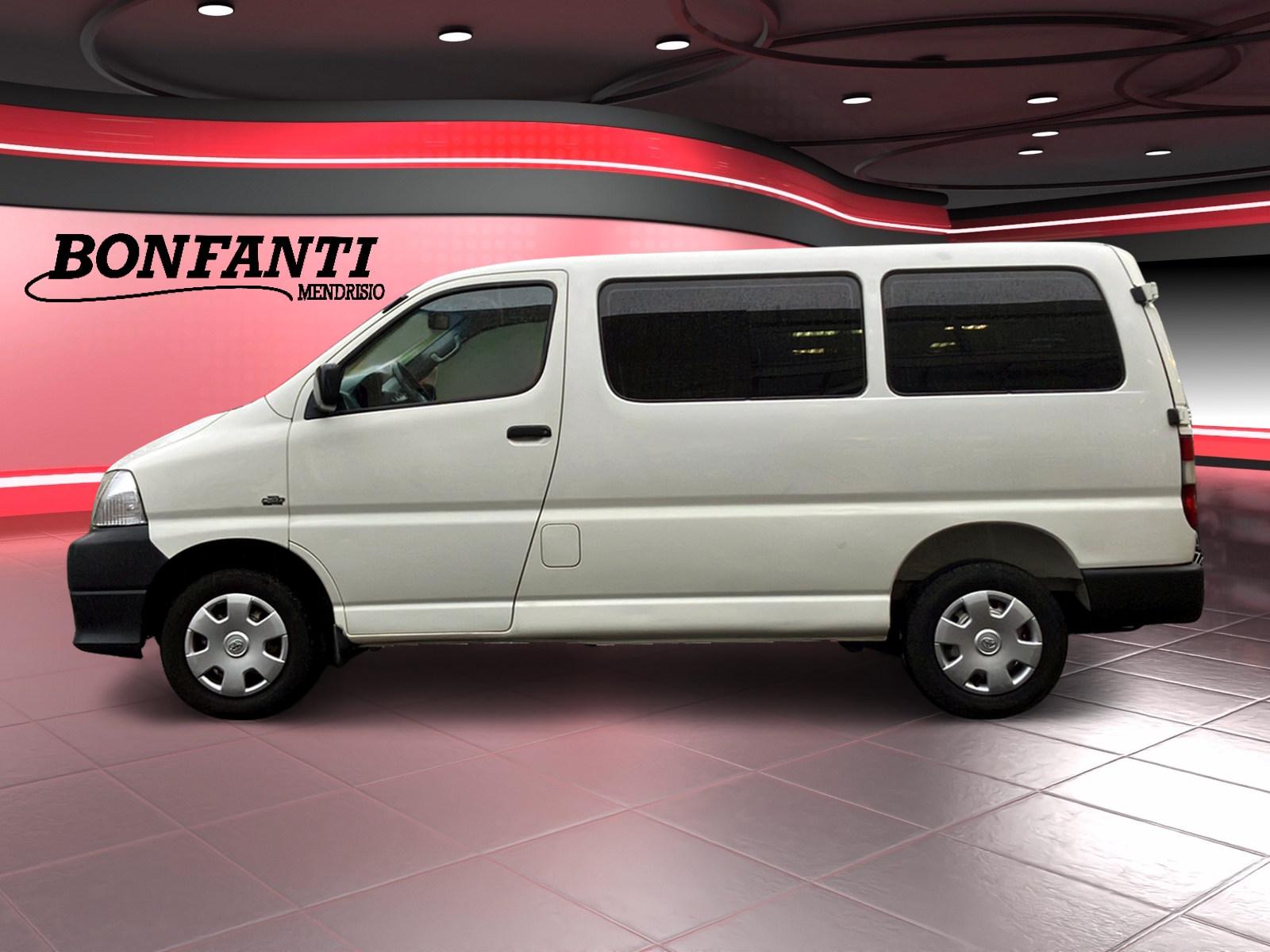 TOYOTA HIACE Kombi LWB 2.5 D-4D 3 P.-image-3