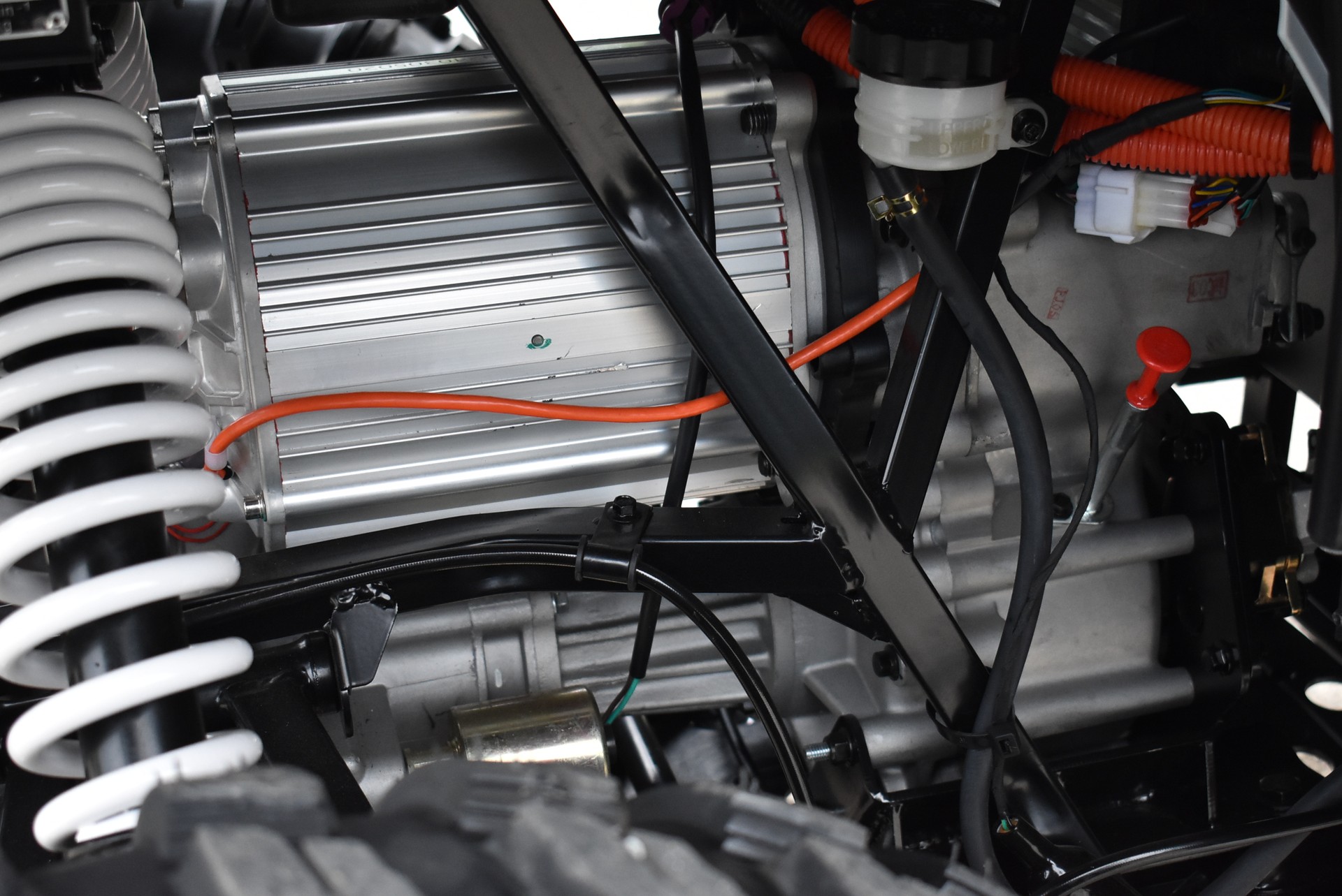LINHAI Hytrack MP4-8 100% Elektrisch-image-9
