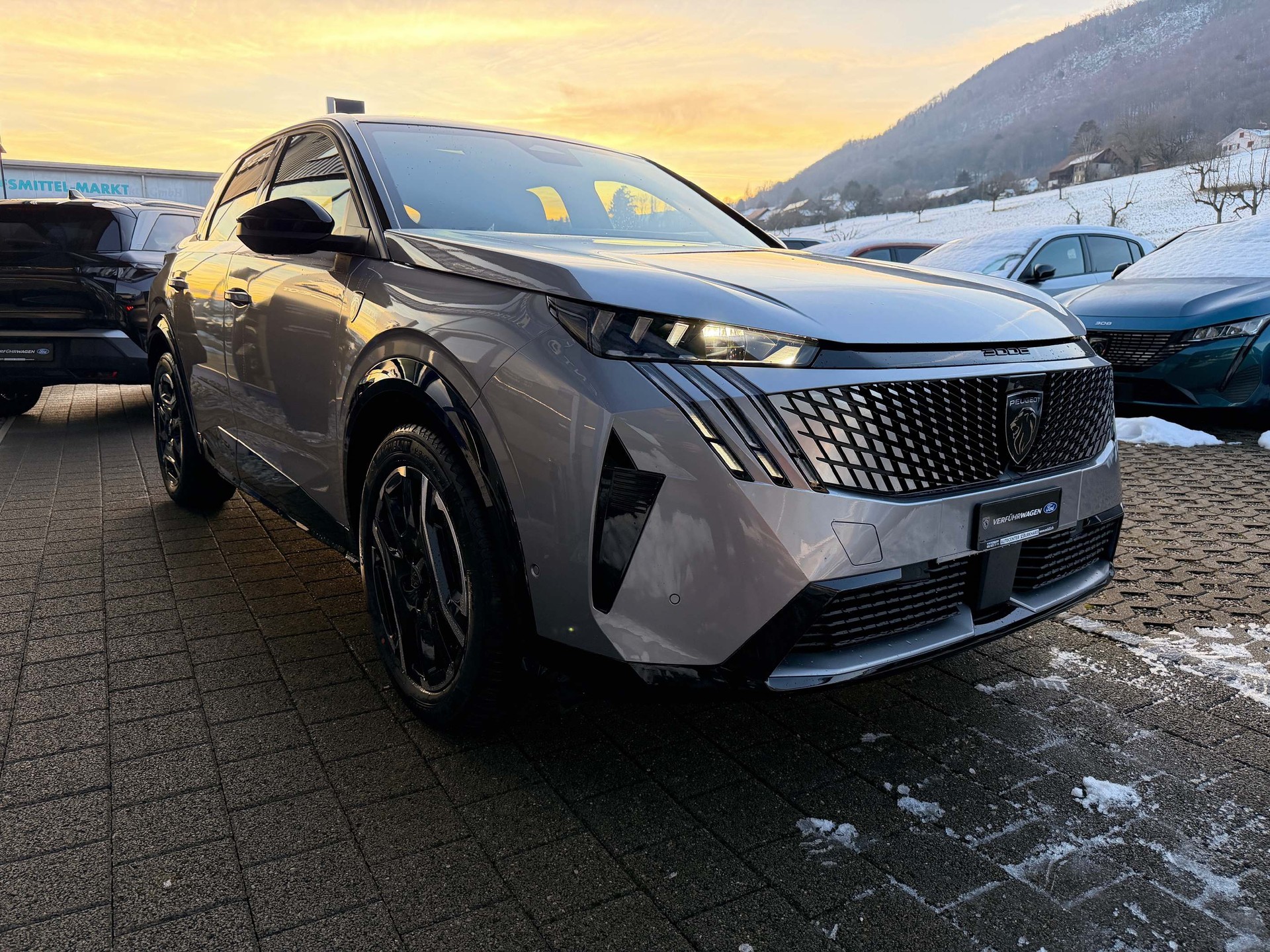 PEUGEOT 3008 e-GT*8 Jahre Werksgarantie* 0.9% Leasing!-image-3