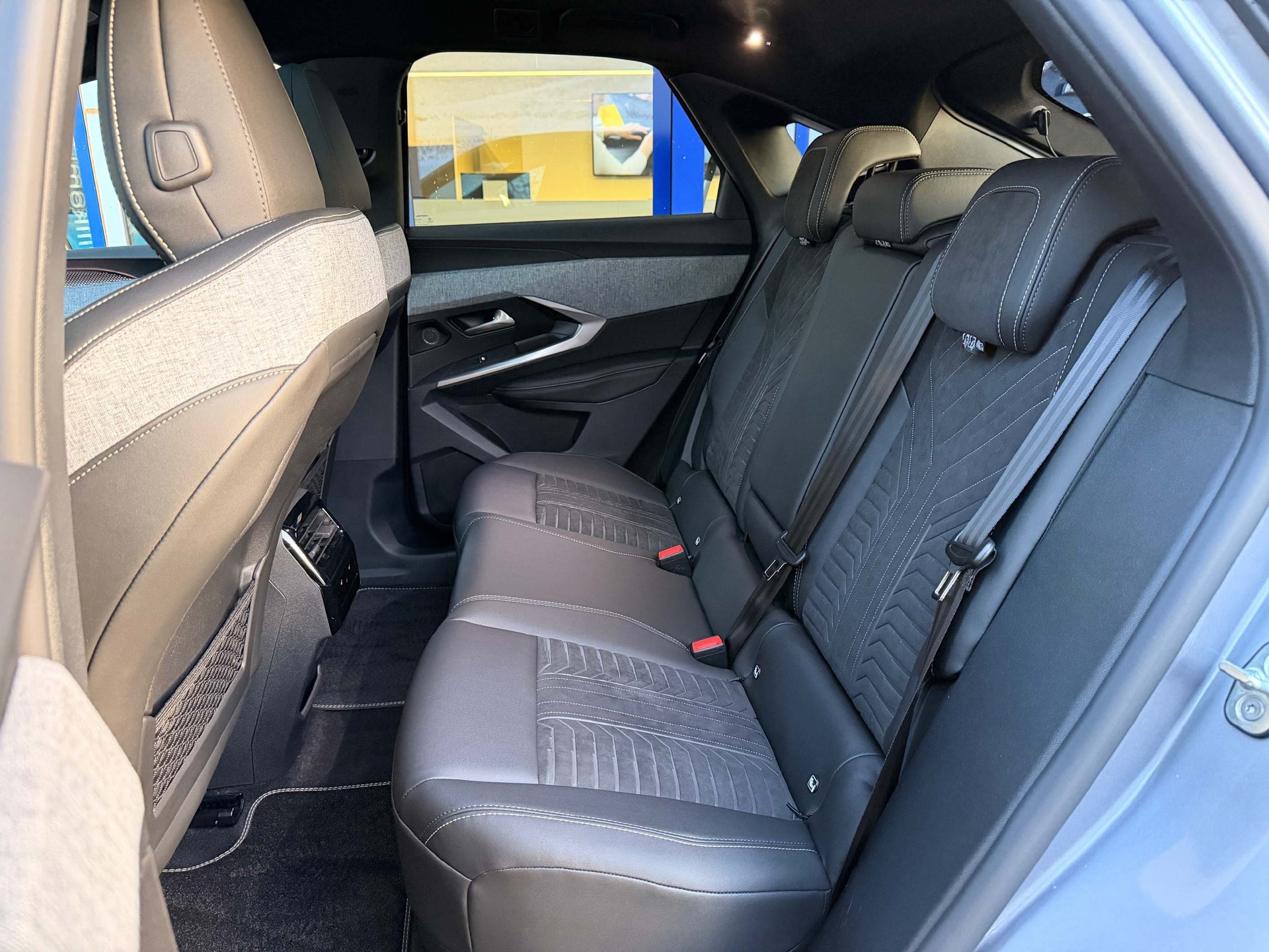PEUGEOT 3008 e-GT*8 Jahre Werksgarantie* 0.9% Leasing!-image-9