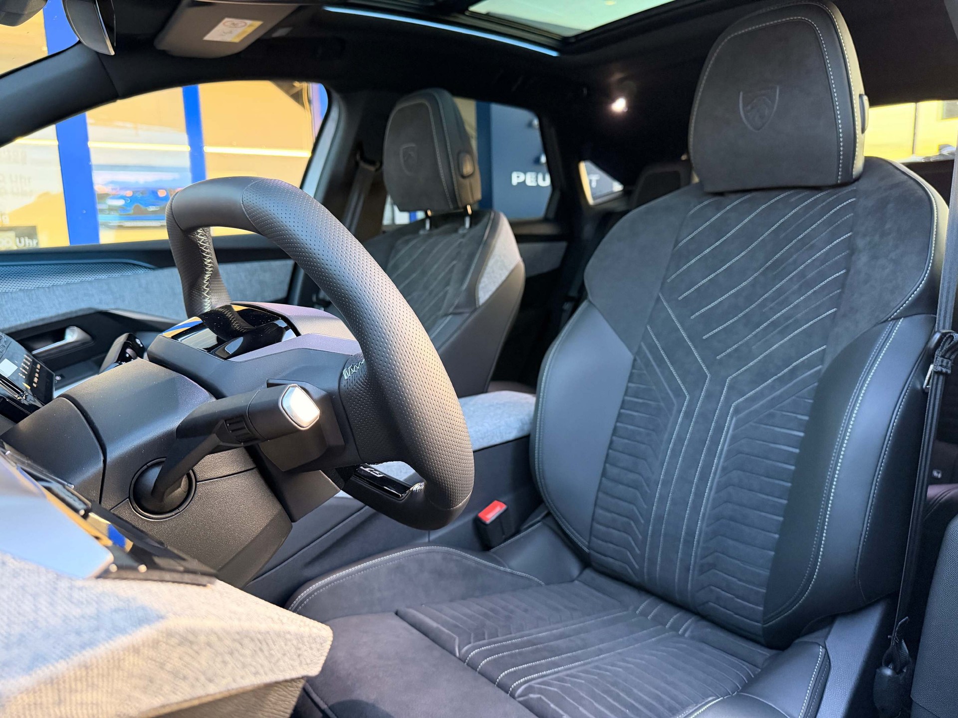 PEUGEOT 3008 e-GT*8 Jahre Werksgarantie* 0.9% Leasing!-image-13