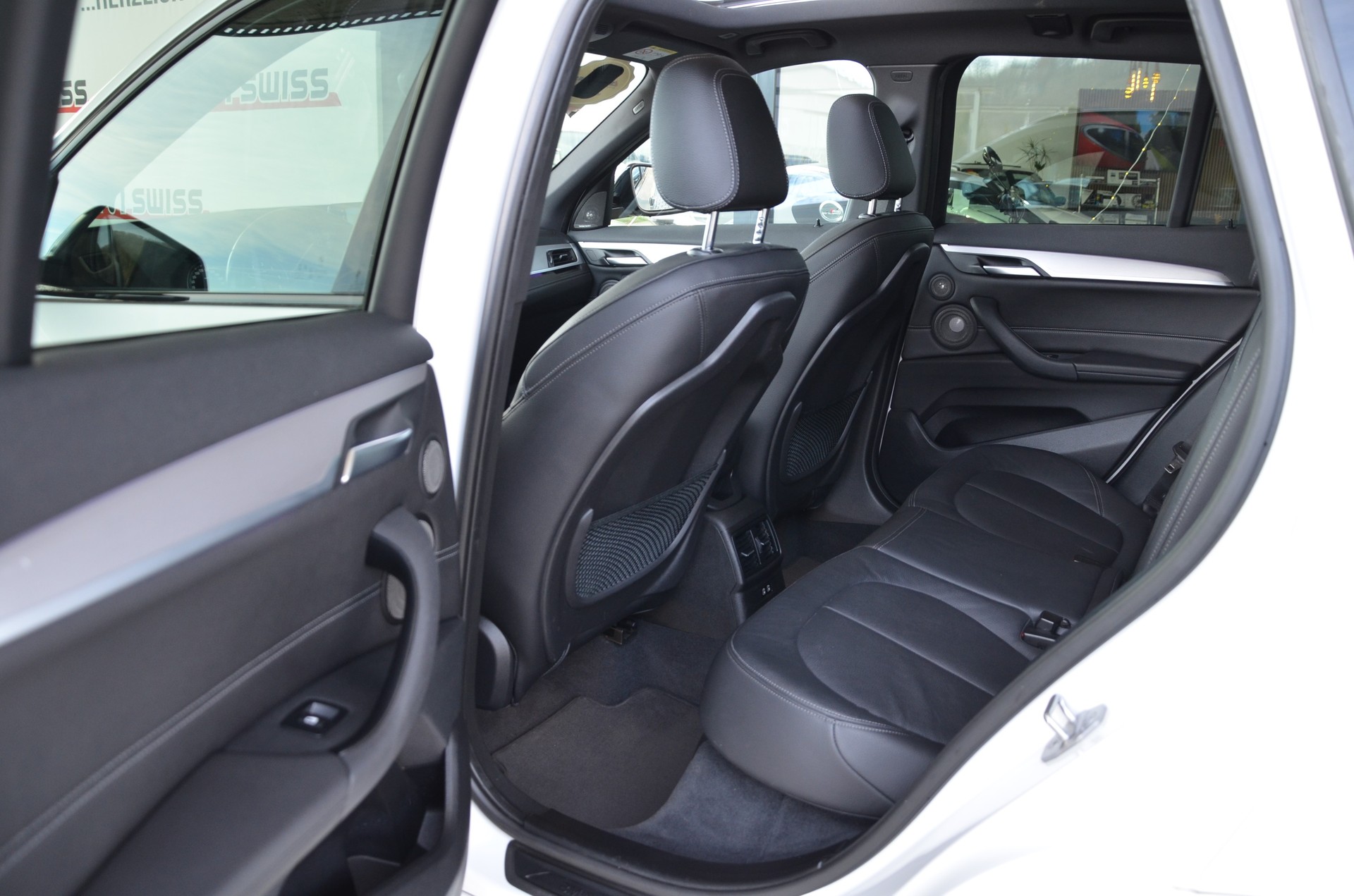 BMW X1 xDrive 25d M Sport Steptronic*Frisch ab MFK,1 Jahr oder 20'000km Garantie*-image-9