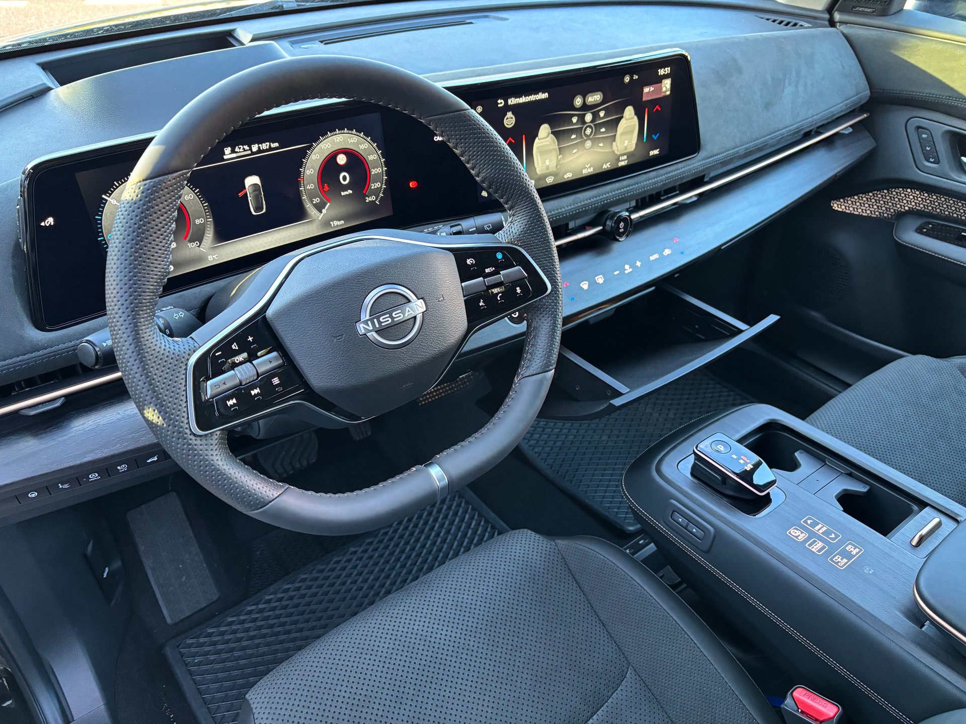 NISSAN Ariya 87 kWh Evolve Allrad-image-10