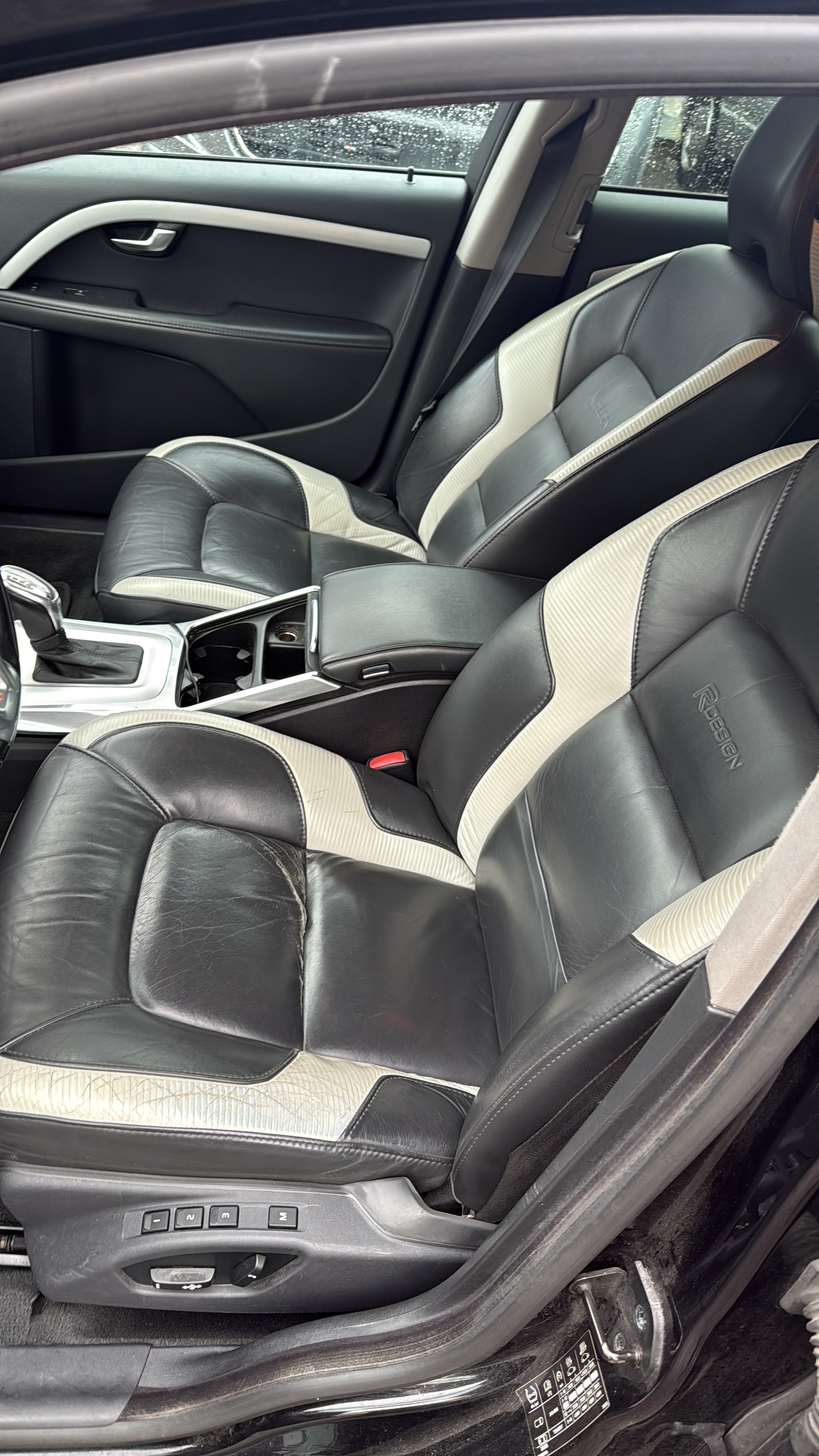 VOLVO V70 T6 AWD R-Design Geartronic-image-6