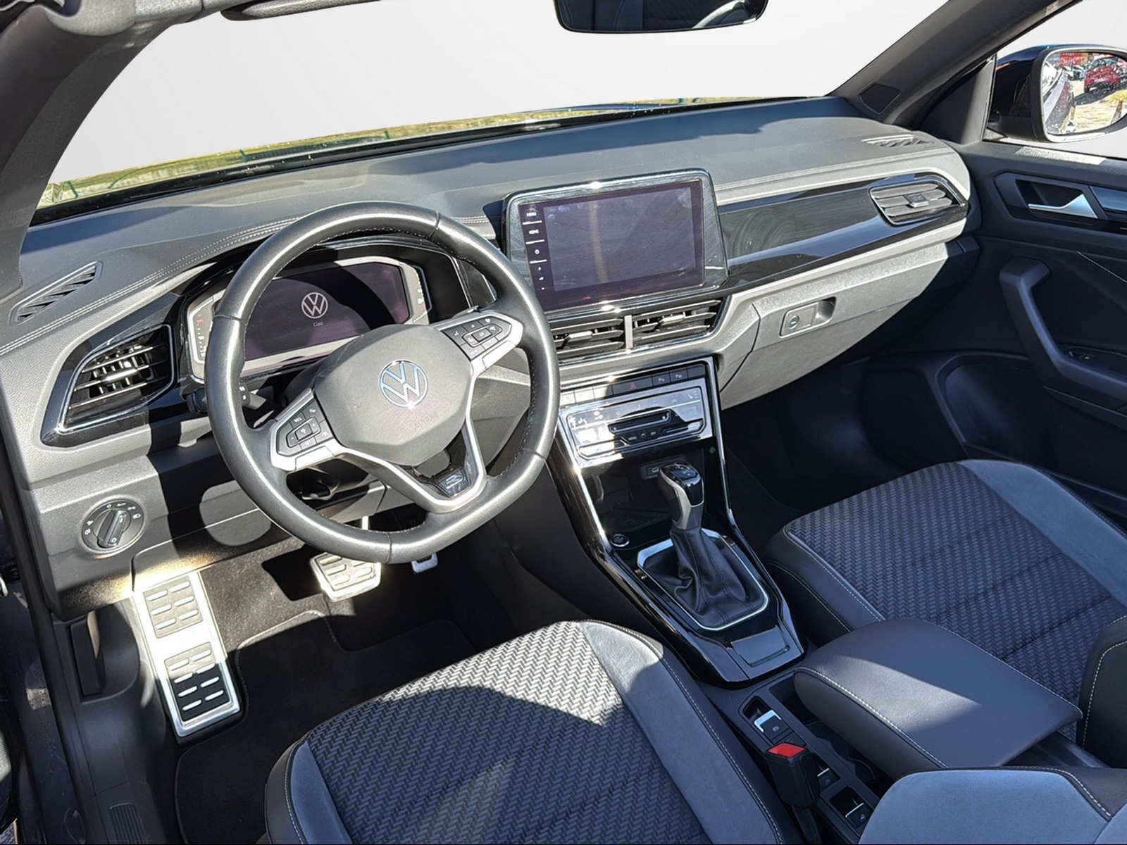 VW T-Roc Cabriolet 1.5 TSI EVO R-Line DSG-image-12