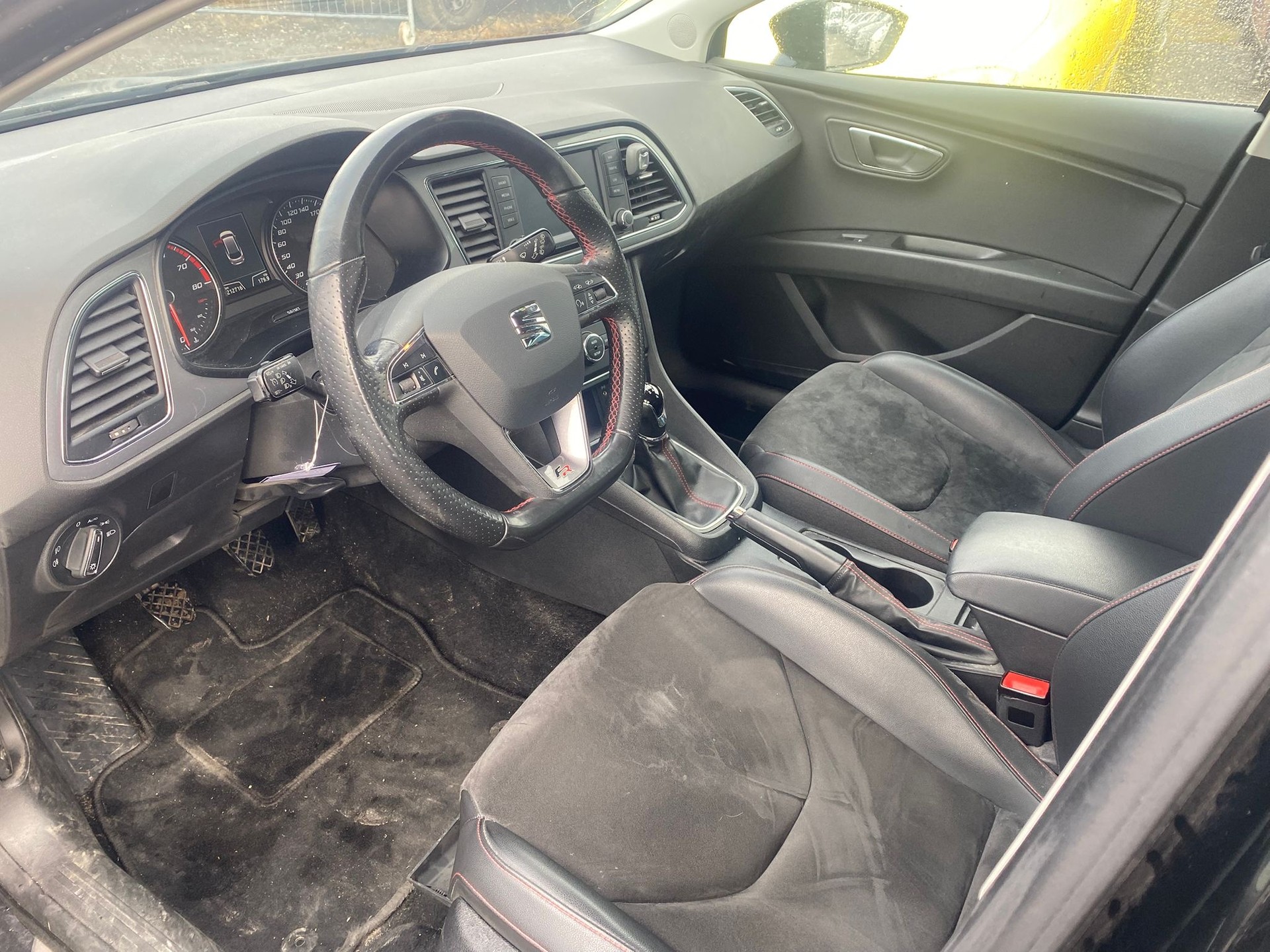 SEAT Leon ST 1.4 TSI FR-image-8