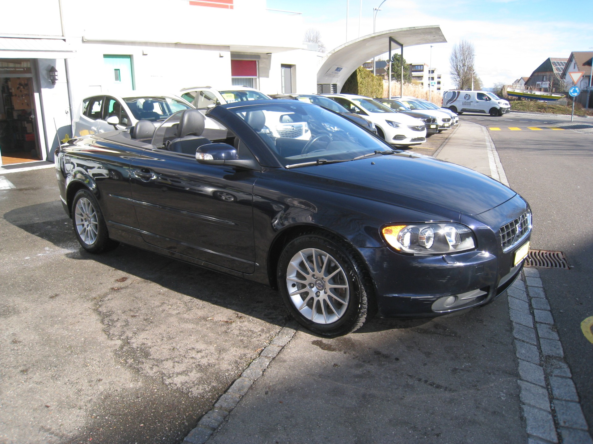 VOLVO C70 2.4i Kinetic-image-1