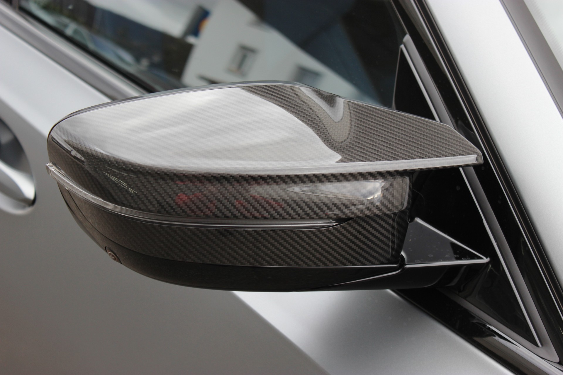 BMW M3 Competition M xDrive Carbon Exterieurpaket Individual *Frozen Pure Grey II metallic*-image-8