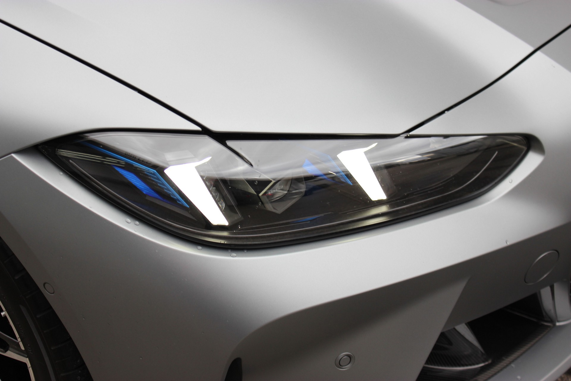 BMW M3 Competition M xDrive Carbon Exterieurpaket Individual *Frozen Pure Grey II metallic*-image-7