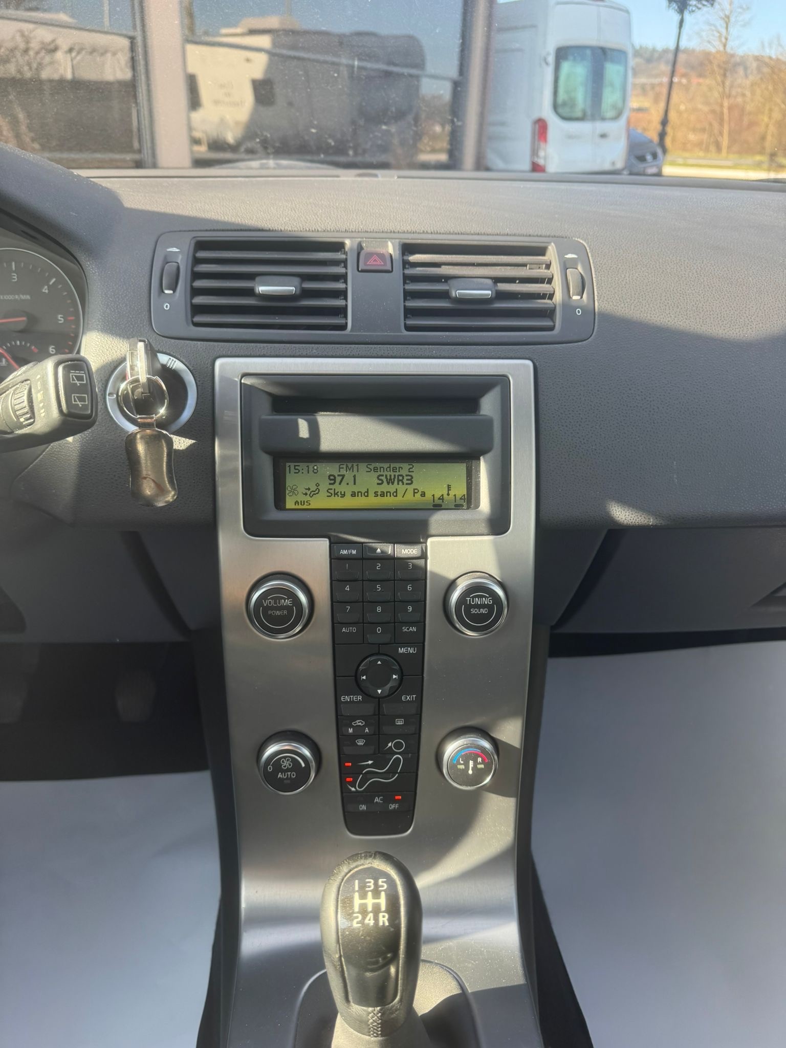 VOLVO C30 1.6D-image-11