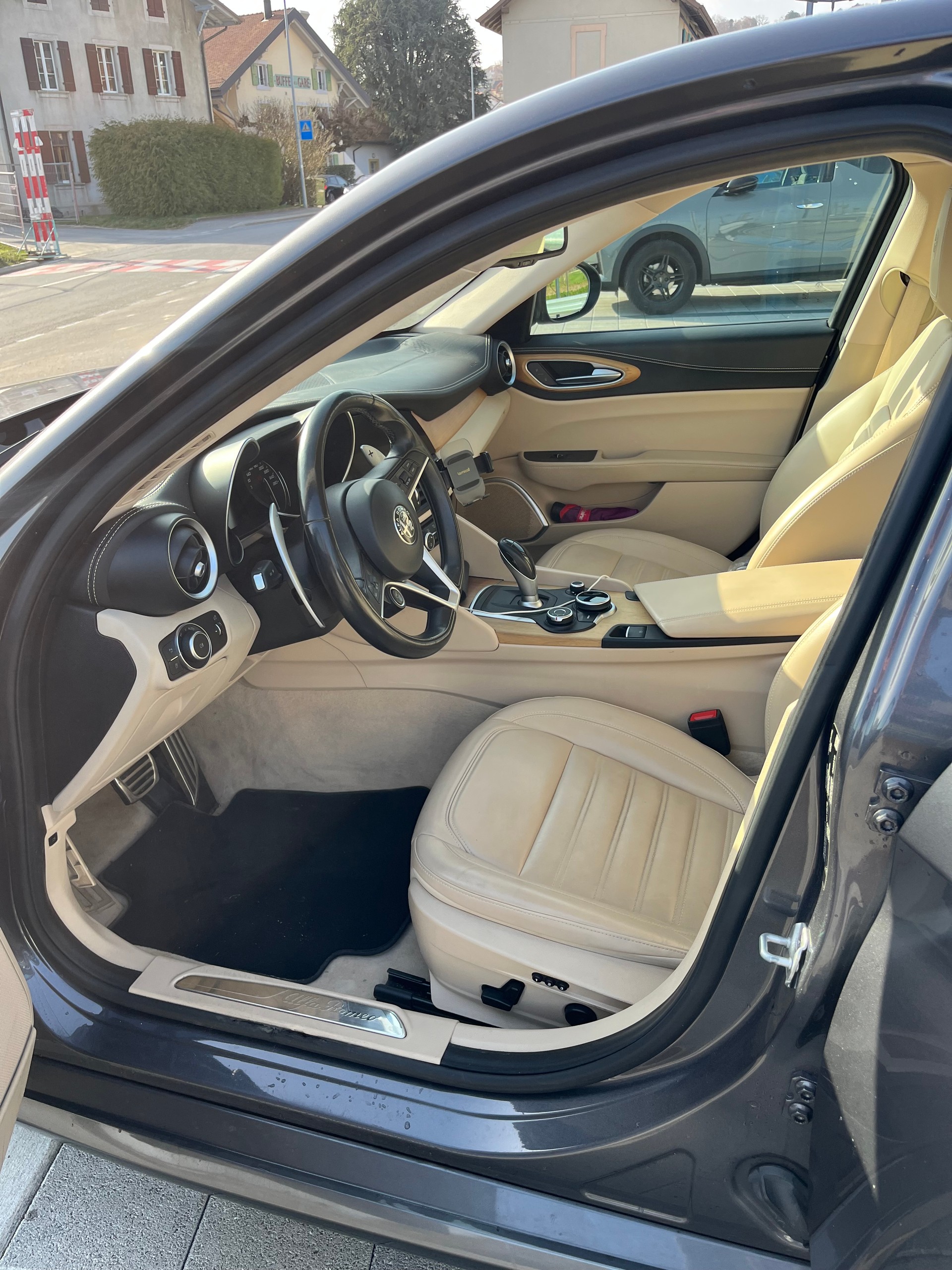 ALFA ROMEO Giulia 2.0 Veloce Q4 Automatic-image-4