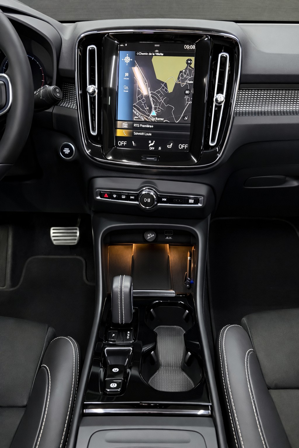 VOLVO XC40 B4 Benzin Mild Hybrid AWD Ultim. Dark DCT-image-14