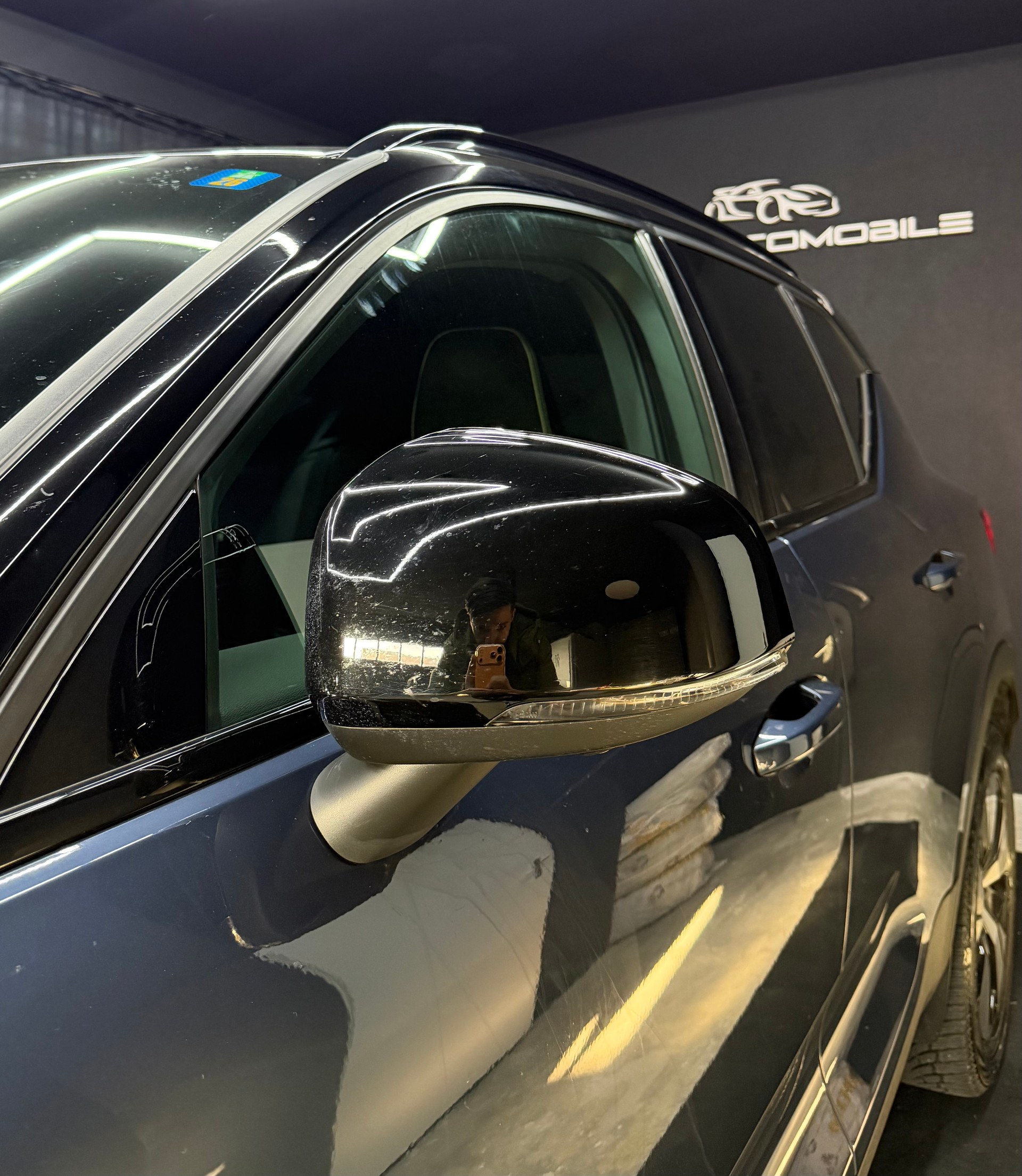 VOLVO XC40 B4 Benzin Mild Hybrid AWD Ultim. Dark DCT-image-4