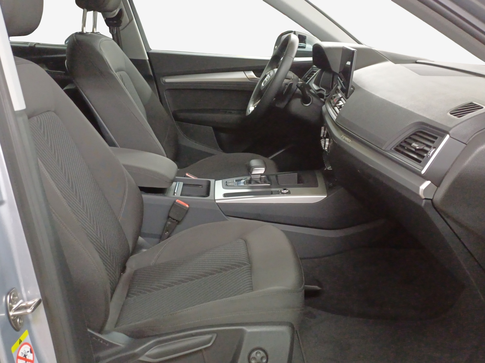 AUDI Q5 40 TDI advanced quattro S-tronic-image-13