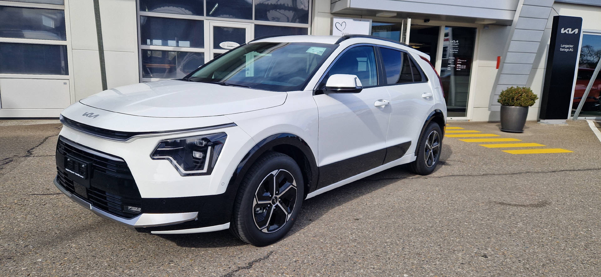 KIA Niro 1.6 GDi Hybrid Style-image-1