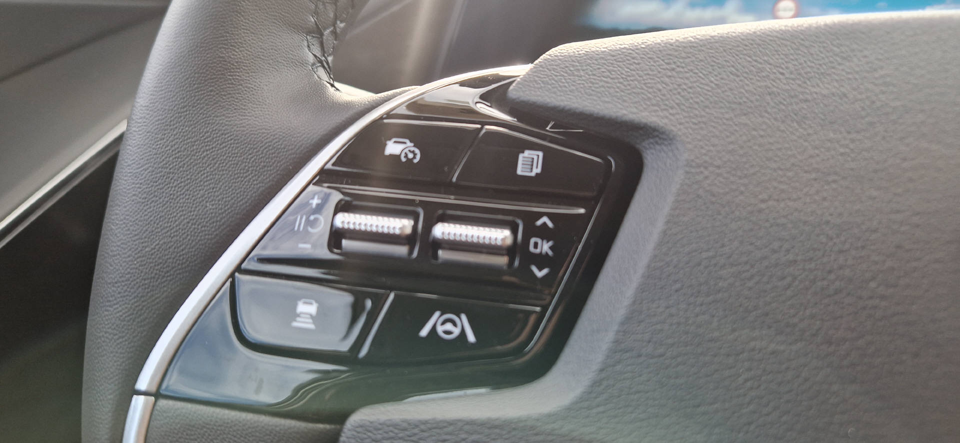 KIA Niro 1.6 GDi Hybrid Style-image-13