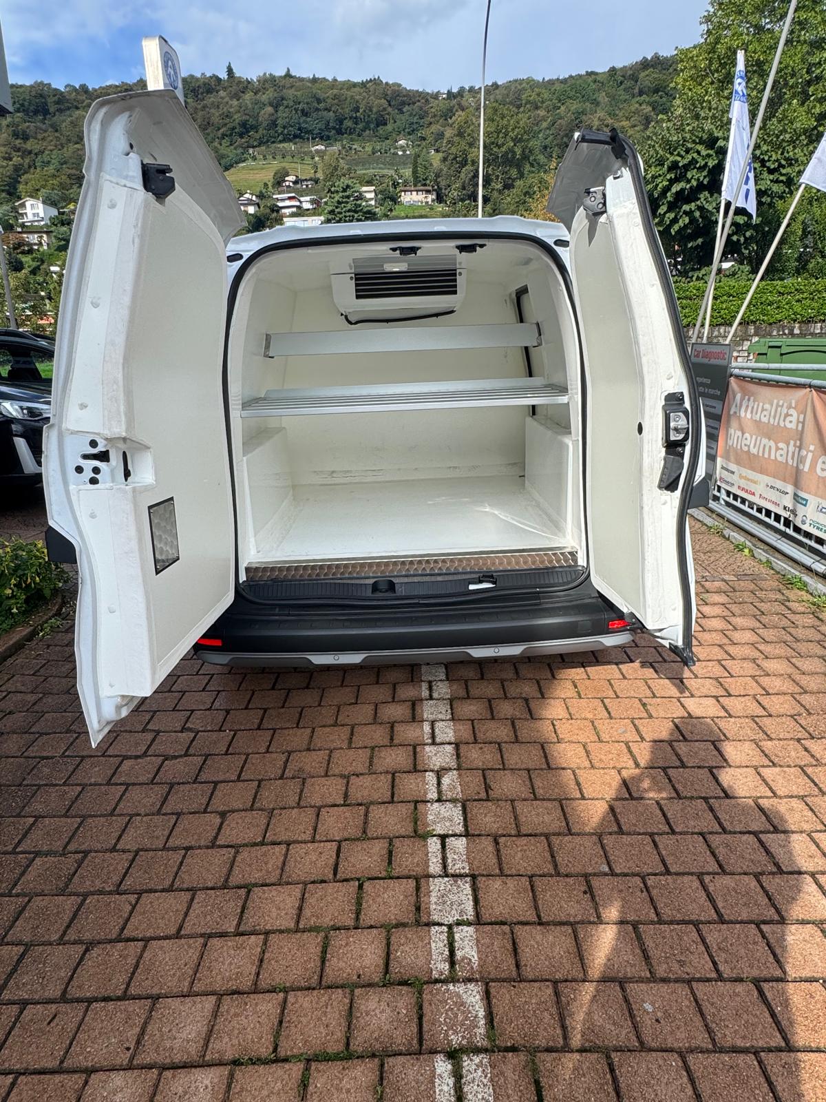 RENAULT Kangoo 1.3 TCe 100 PF FURGONE FRIGO COIBENTATO-image-2