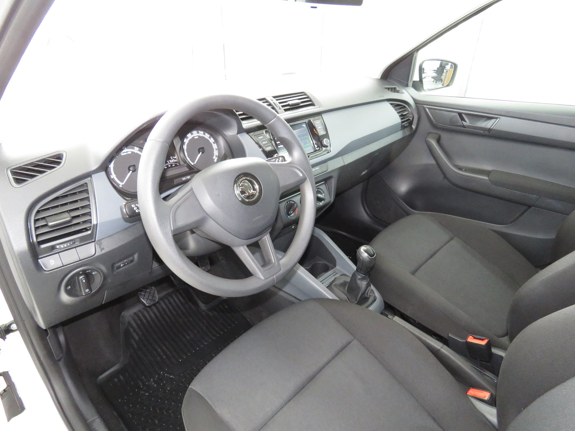 SKODA Fabia 1.0 MPI Active-image-12