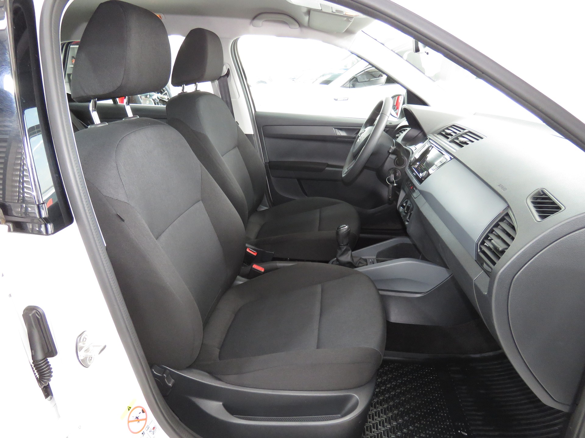 SKODA Fabia 1.0 MPI Active-image-17