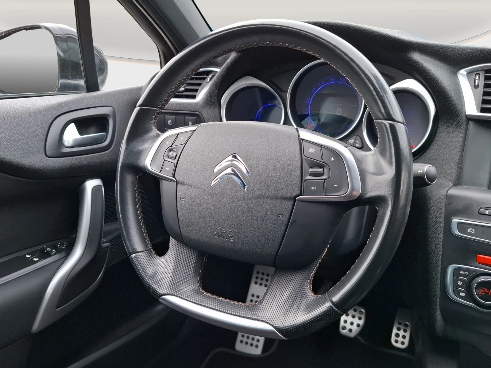 DS AUTOMOBILES DS 4 1.2 Pure Tech Performance Line // Spurwechselassistent - Navi - Tempomat-image-14