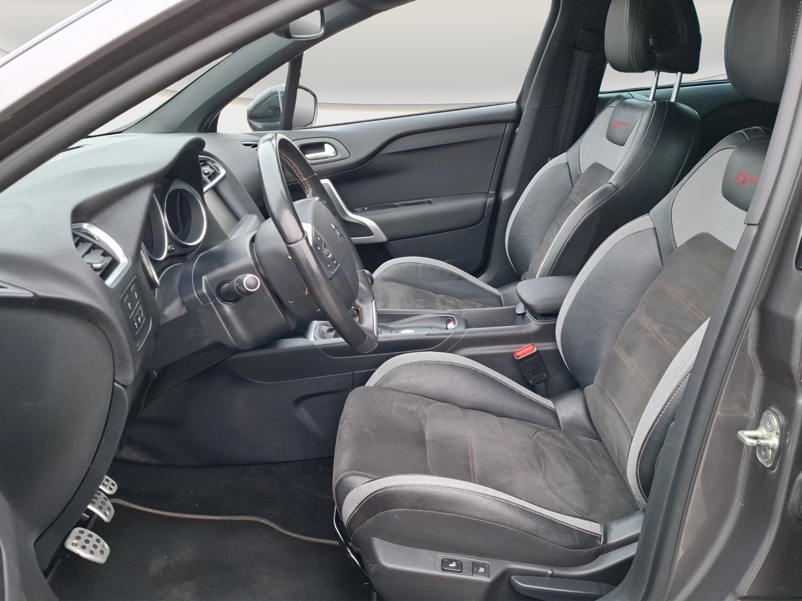 DS AUTOMOBILES DS 4 1.2 Pure Tech Performance Line // Spurwechselassistent - Navi - Tempomat-image-8