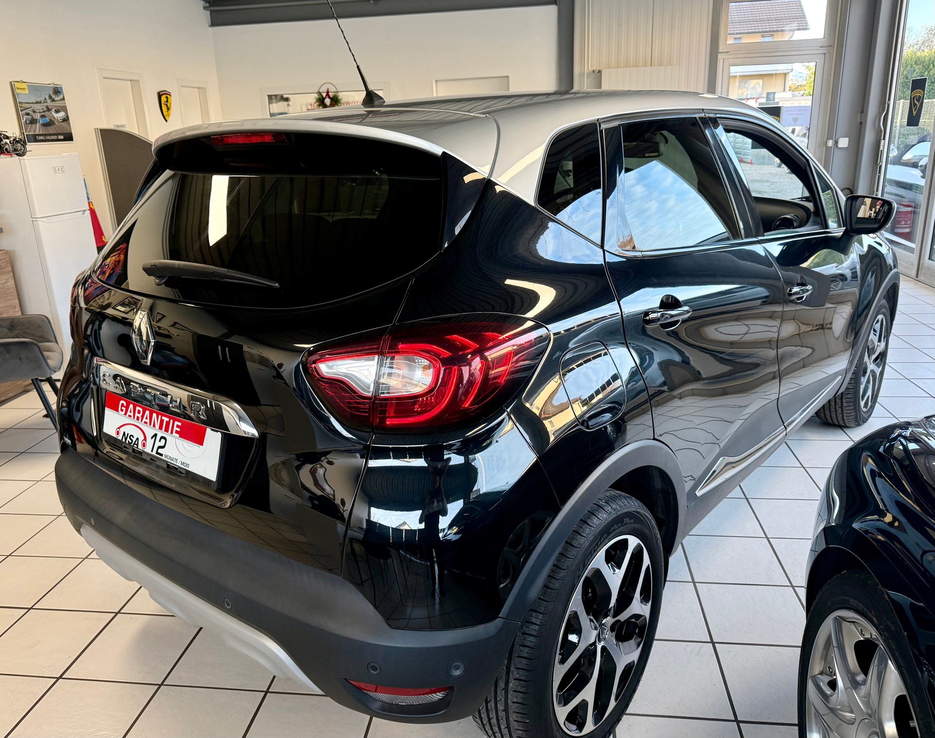 RENAULT Captur 1.2 T 16V Outdoor EDC-image-10