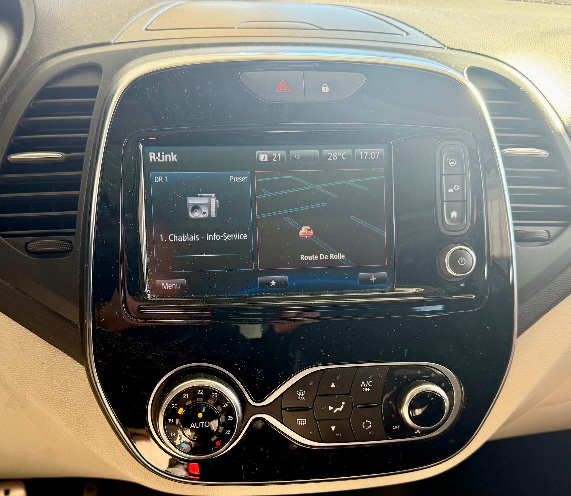 RENAULT Captur 1.2 T 16V Outdoor EDC-image-18