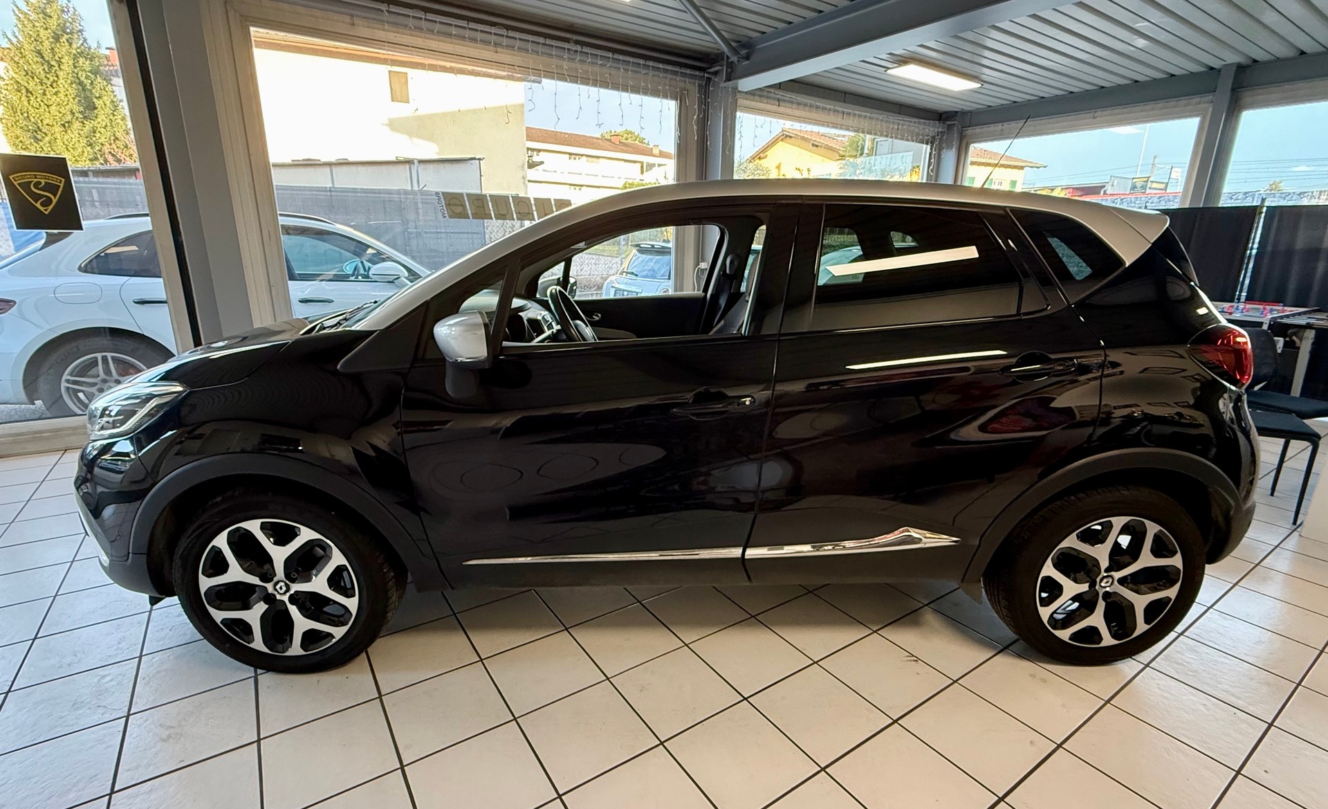 RENAULT Captur 1.2 T 16V Outdoor EDC-image-6