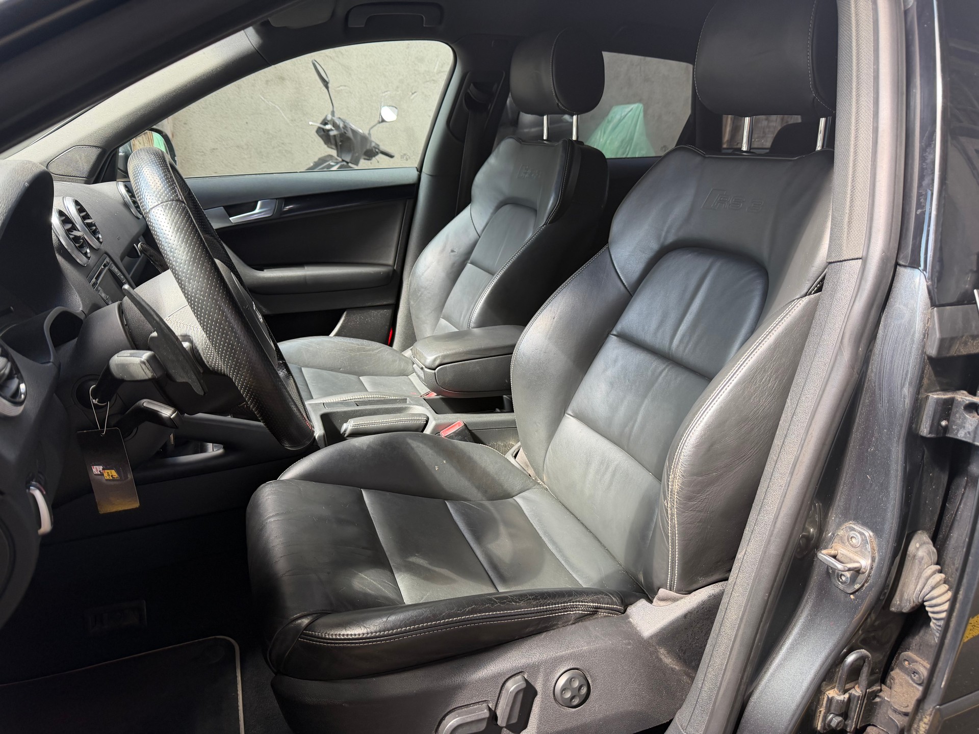 AUDI RS3 Sportback 2.5 TFSI quattro S-tronic-image-5