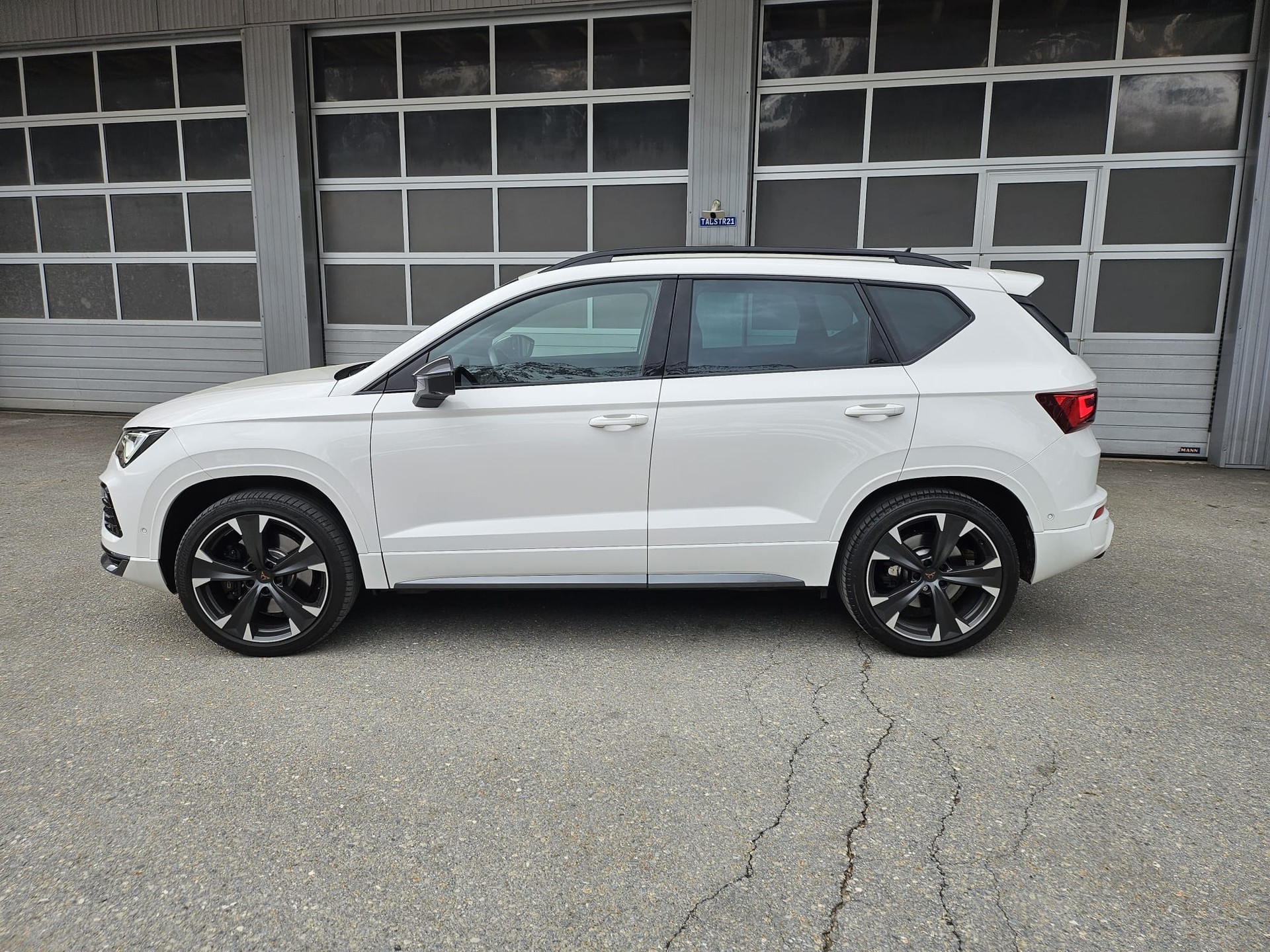 CUPRA 2.0 TSI 4Drive-image-2