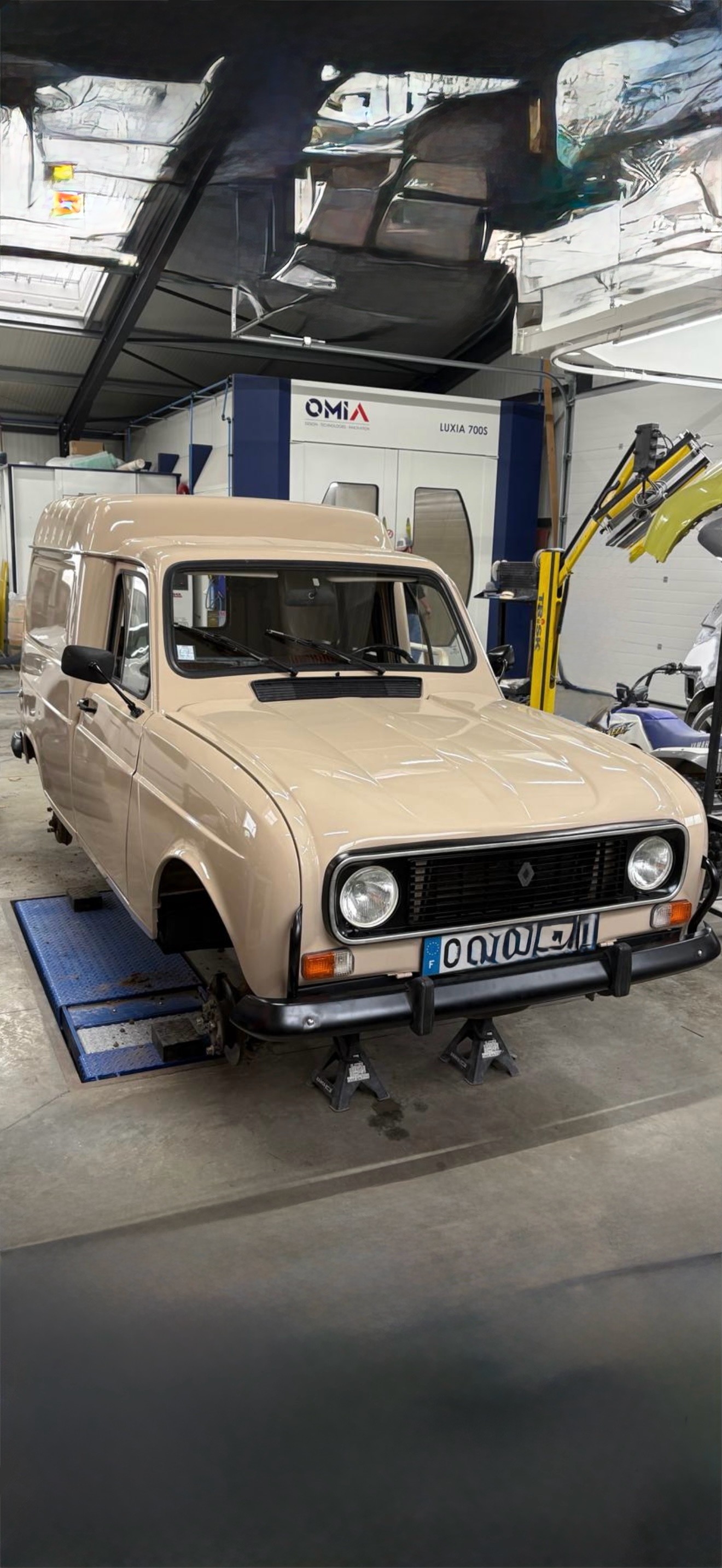 RENAULT R4 F6 / Fourgonnette - 72’000 KM en parfait état.-image-1