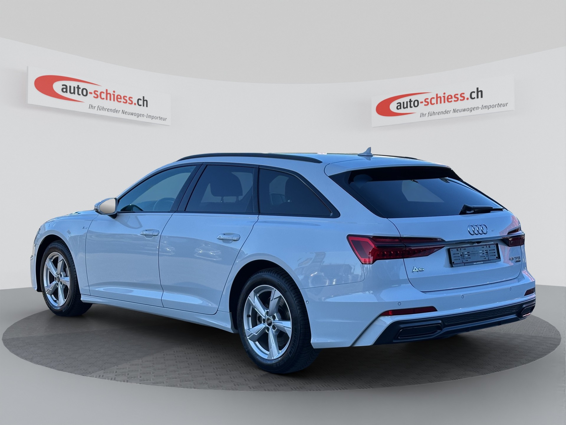 AUDI A6 Avant 45 TFSI S line quattro Schwarz Optik-image-2