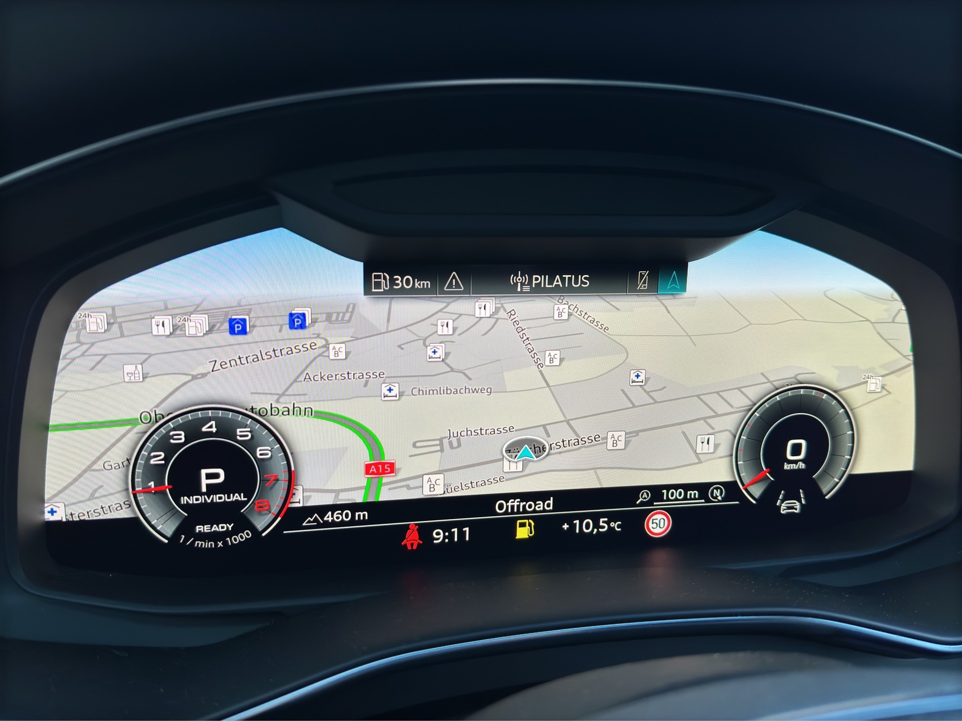 AUDI A6 Avant 45 TFSI S line quattro Schwarz Optik-image-10