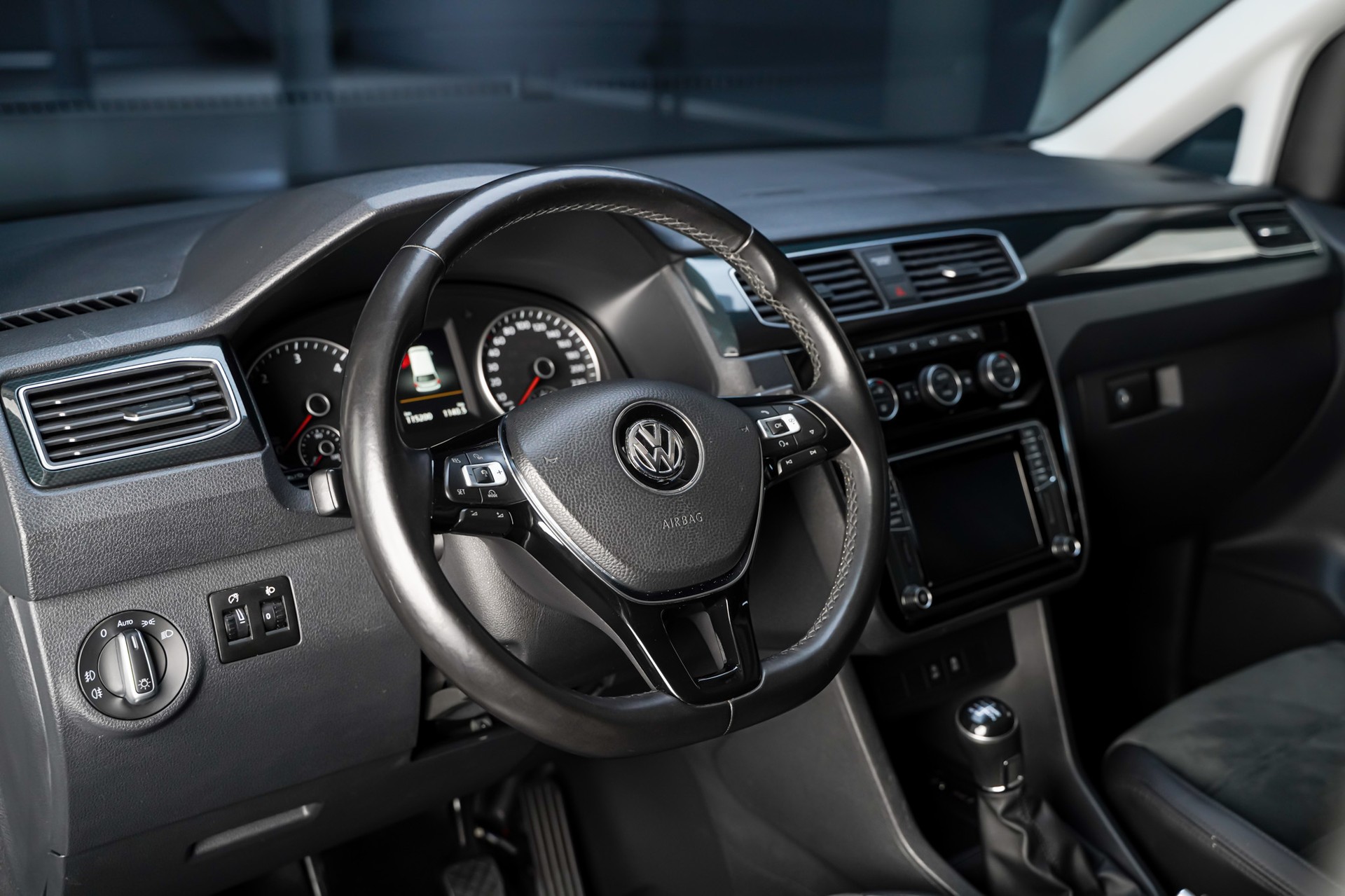 VW Caddy 2.0 TDI Highline-image-9