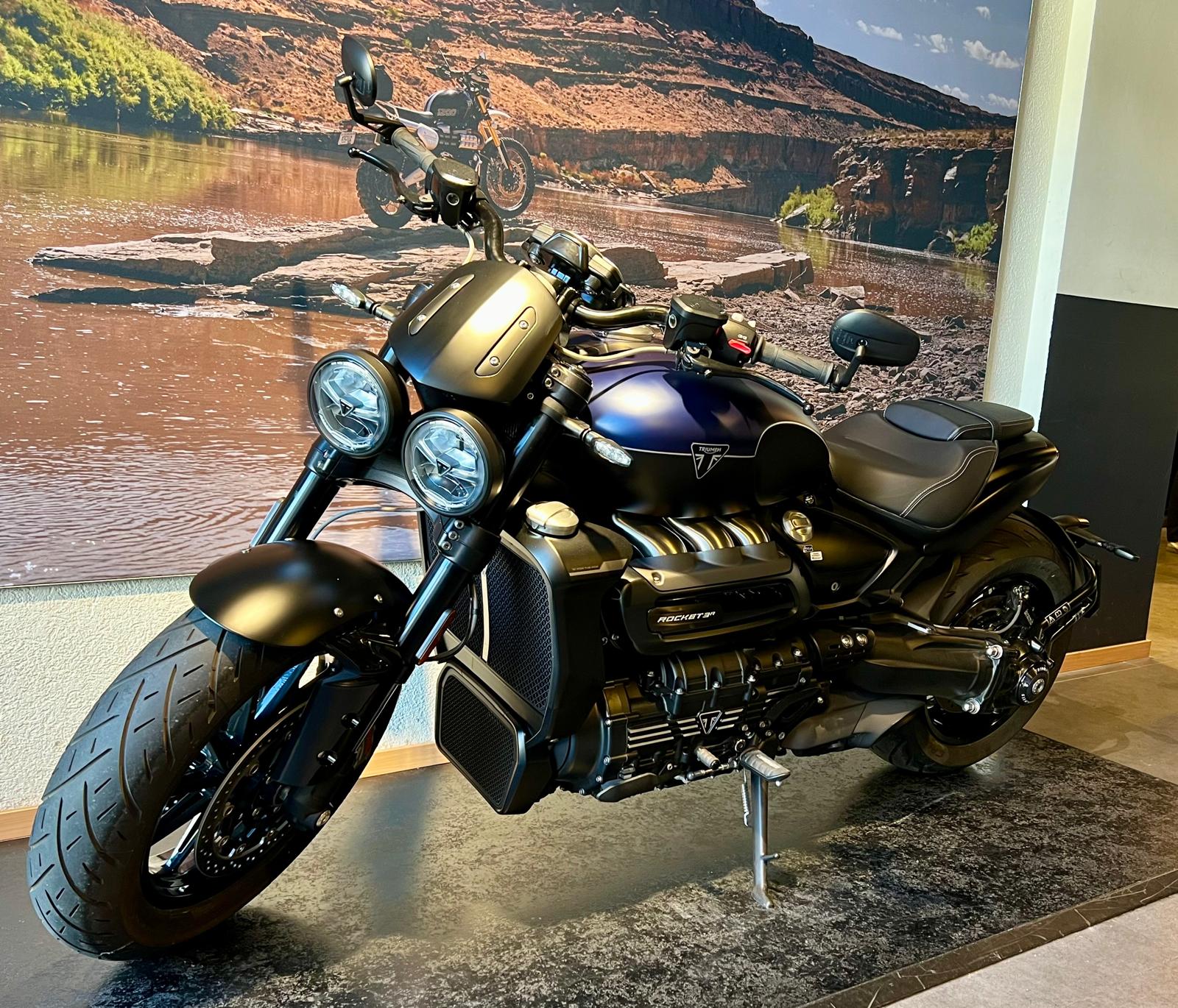 TRIUMPH Rocket 3 R Storm-showroom-element-2