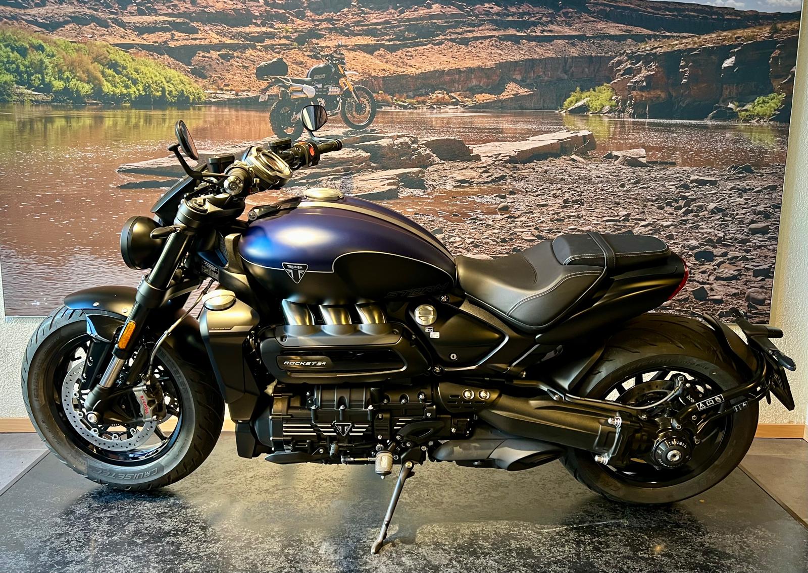 TRIUMPH Rocket 3 R Storm-showroom-element-3