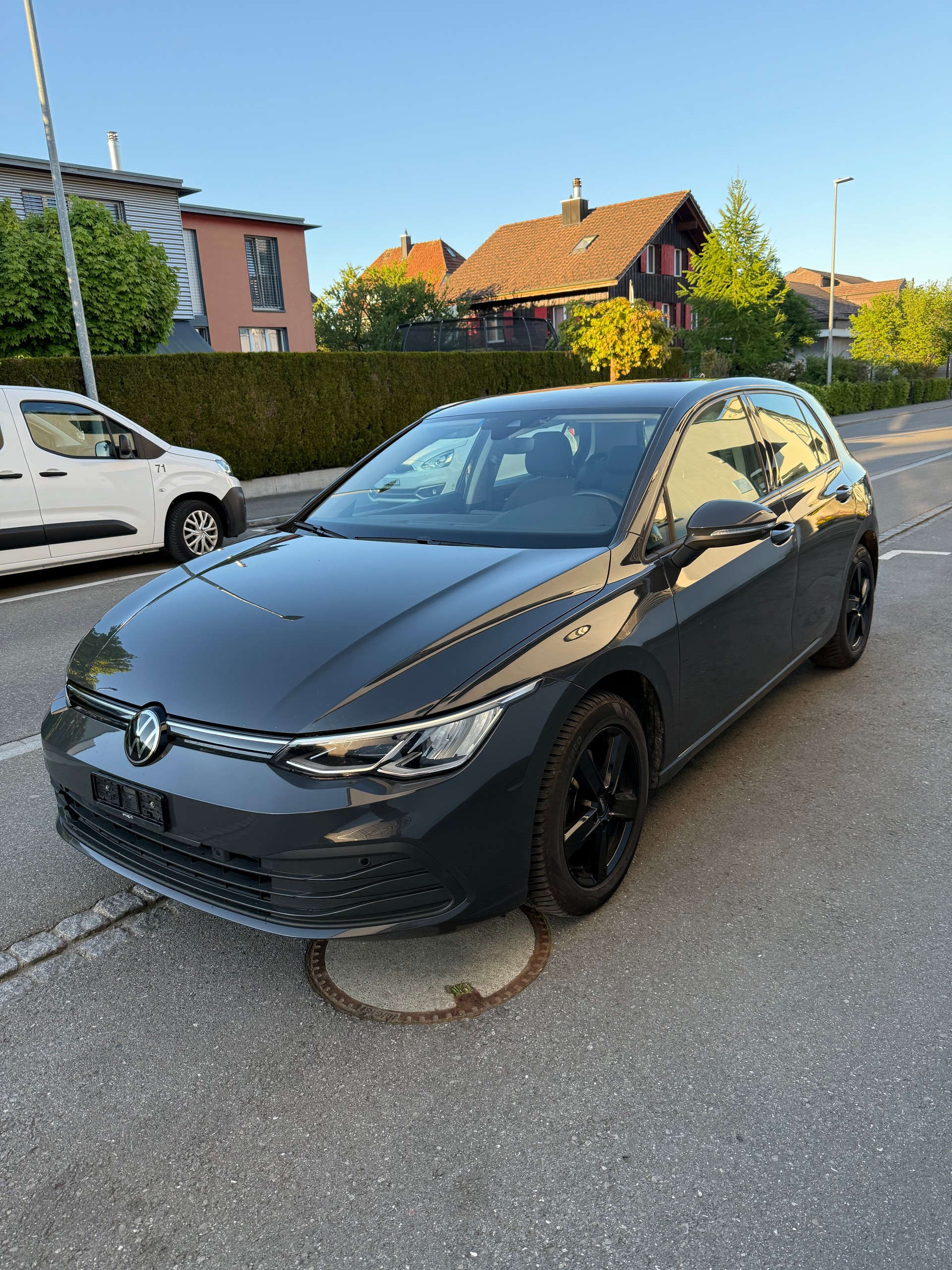 VW Golf 1.0 eTSI mHEV ACTLife DSG-image-1