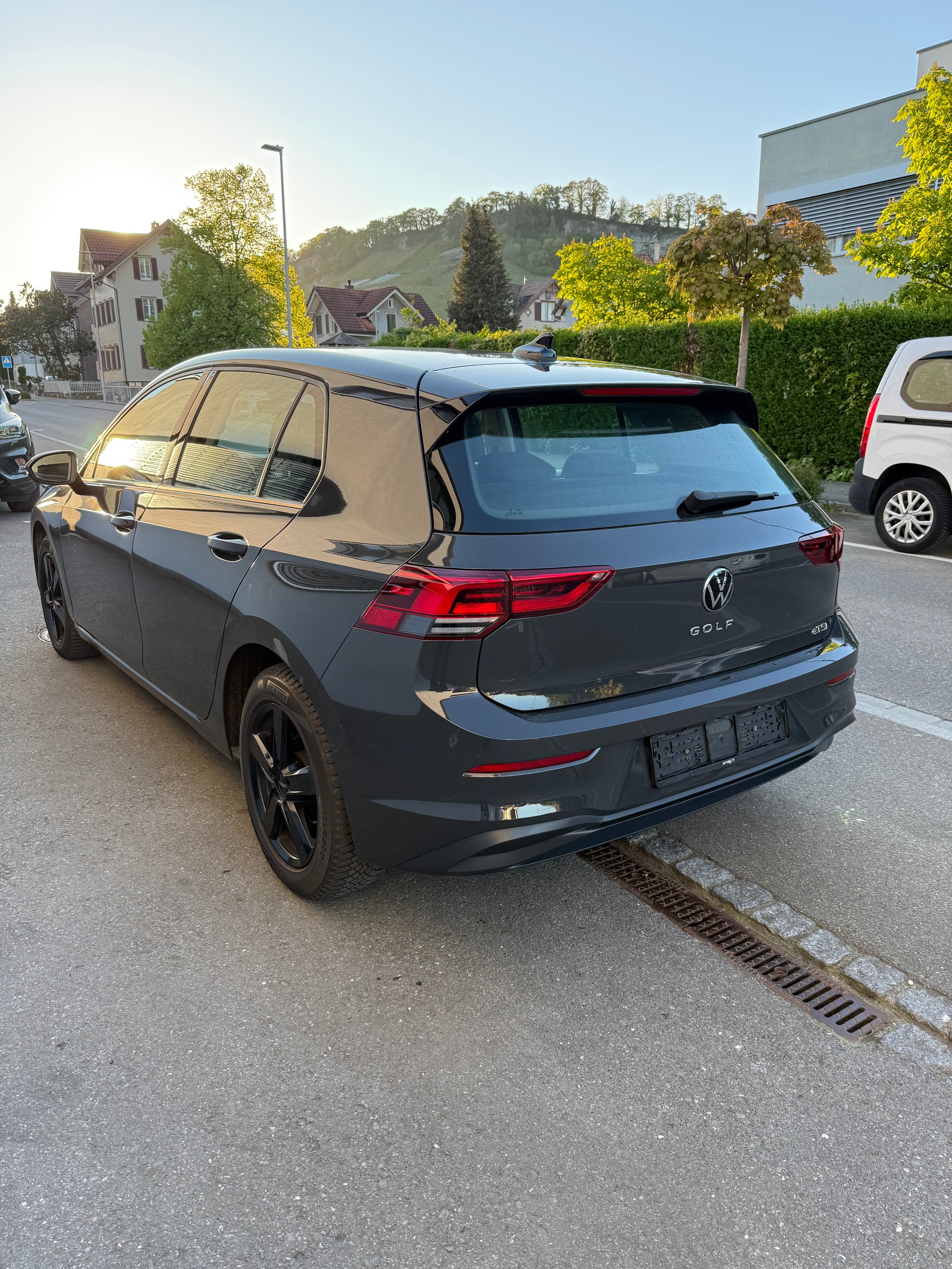 VW Golf 1.0 eTSI mHEV ACTLife DSG-image-2