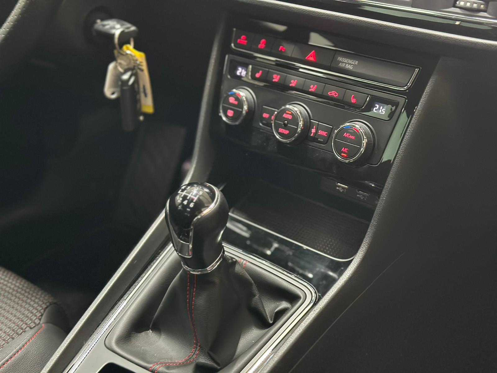 SEAT Leon 1.5 TSI EVO FR ACT FR-image-13