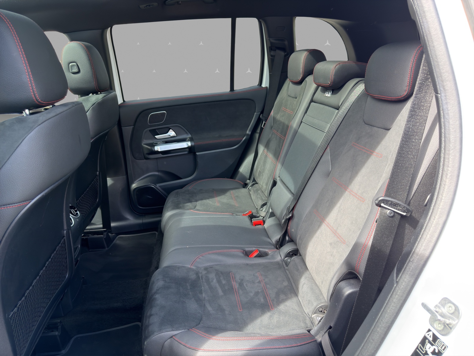 MERCEDES-BENZ GLB 220 4Matic 8G-Tronic-image-13