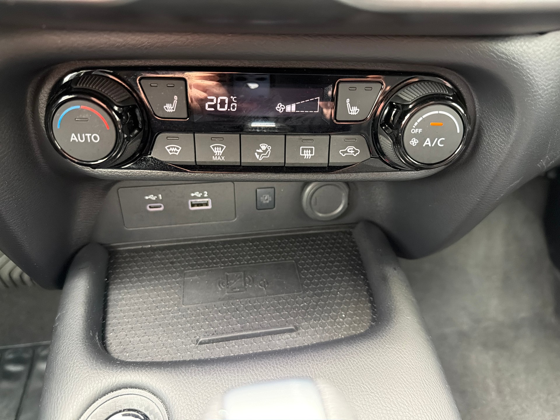 NISSAN Juke 1.0 DIG-T N-Connecta DCT-image-13