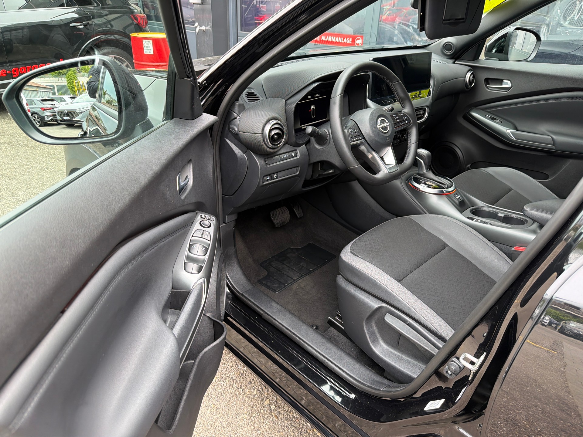NISSAN Juke 1.0 DIG-T N-Connecta DCT-image-7