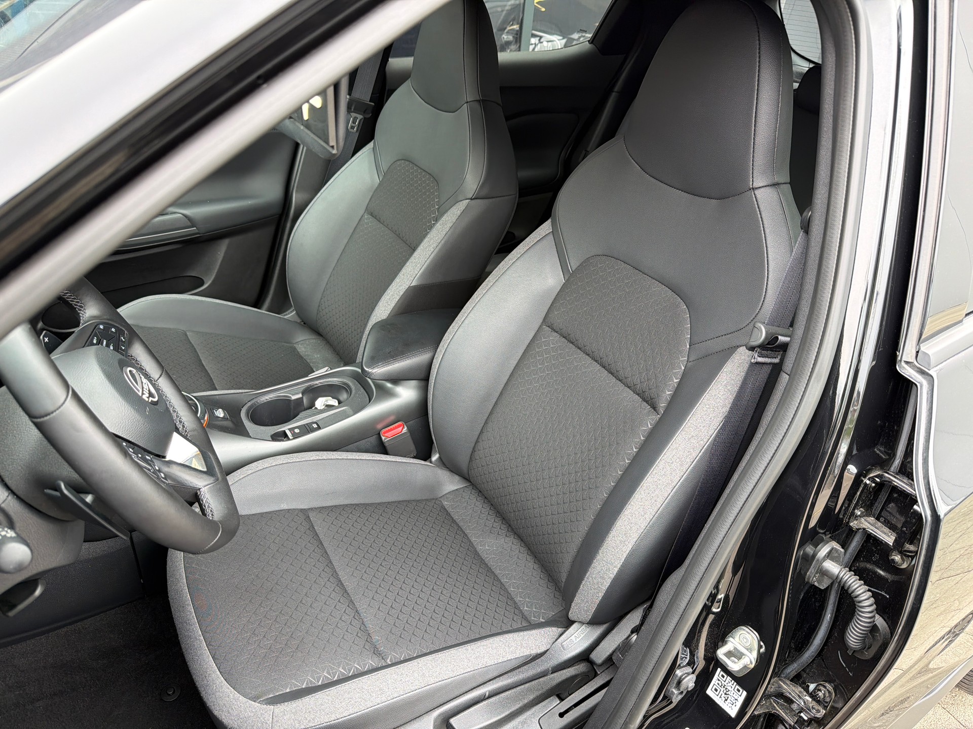 NISSAN Juke 1.0 DIG-T N-Connecta DCT-image-8
